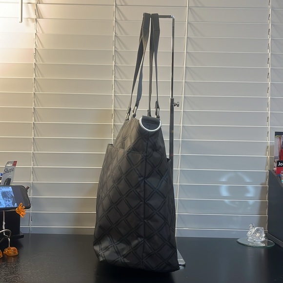 Baggallini Travel bag in excellent preowned condition, like new - Picture 7 of 15